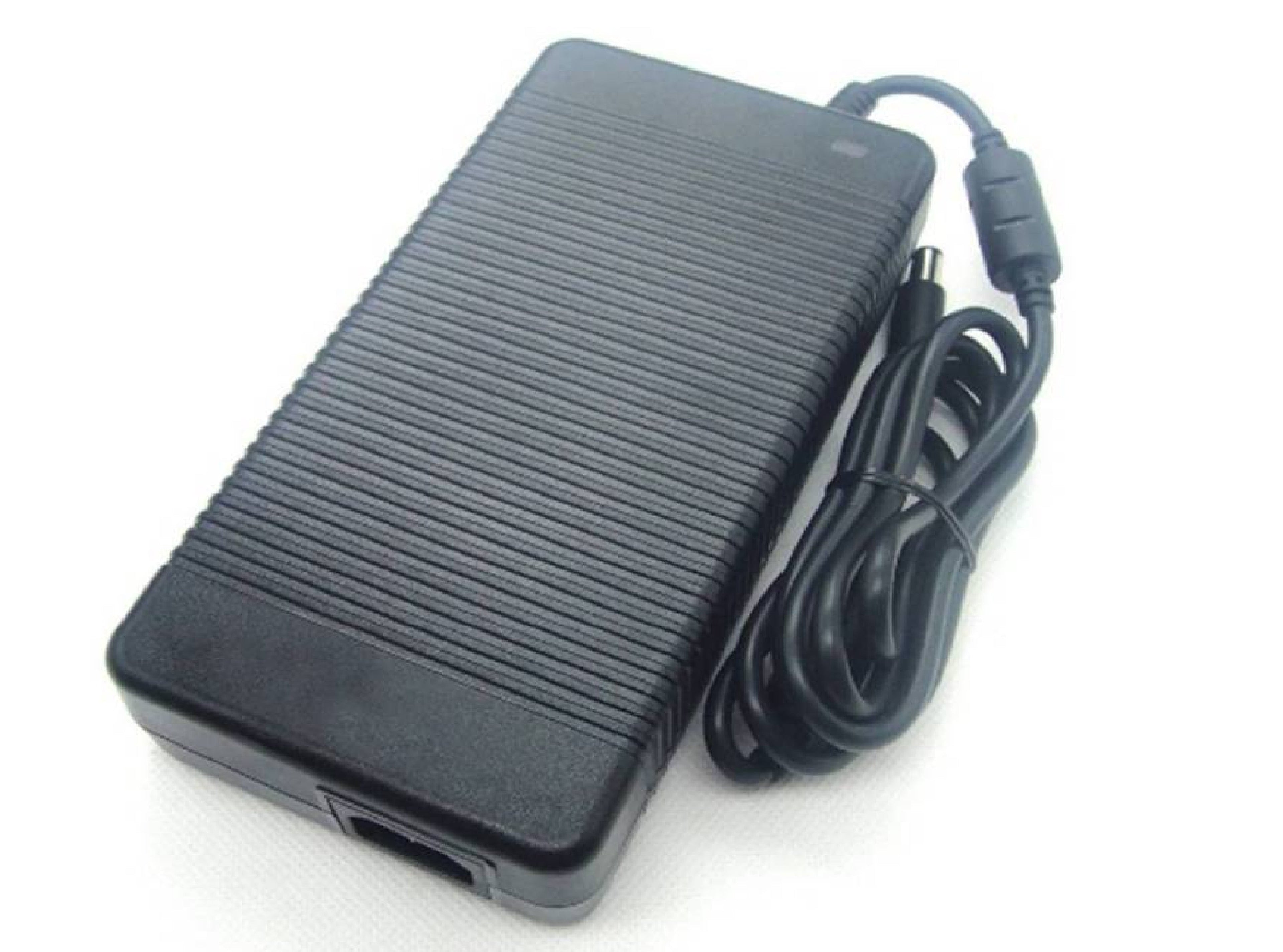 Original 210W Dell Laptop charger for Dell Precision M6400 M6500 Alienware M17XR2 M17X D846D DA210PE1-00 PA-7E Family 19.5V 10.8A Laptop Charger JS Bazar